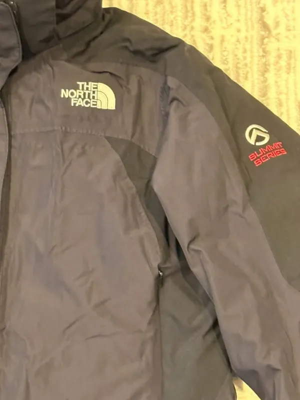 The North Face women's m Black Hyvent Alpha Summit Series waterproof Winter coat - Image 7