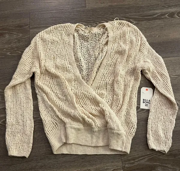 Billabong NWT “Sweet Bliss” cream wrap Sweater. Size Small - Image 6