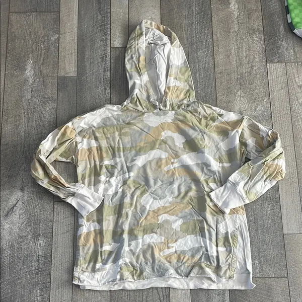 Aerie Size Medium Oversized Desert Camouflage Hooded Light-weight Sweatshirt - Image 3
