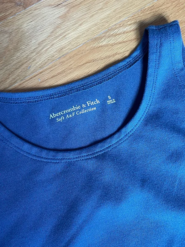 Abercrombie & Fitch Soft A&F Collection Crop Tank Top Women’s Size S Blue Sleeveless - Image 4
