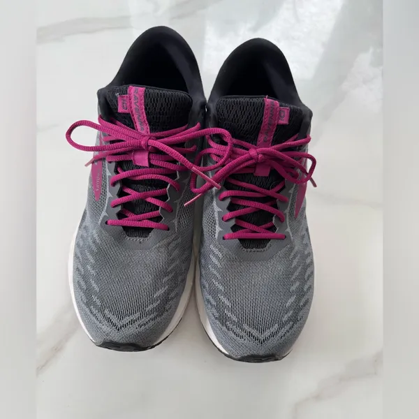 Brooks Women's Athletic Shoes in Gray and Pink - Image 3