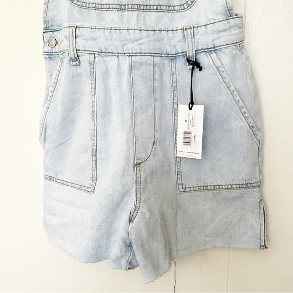 NWT WEWOREWHAT Denim Slit Short Overalls XS - Image 3