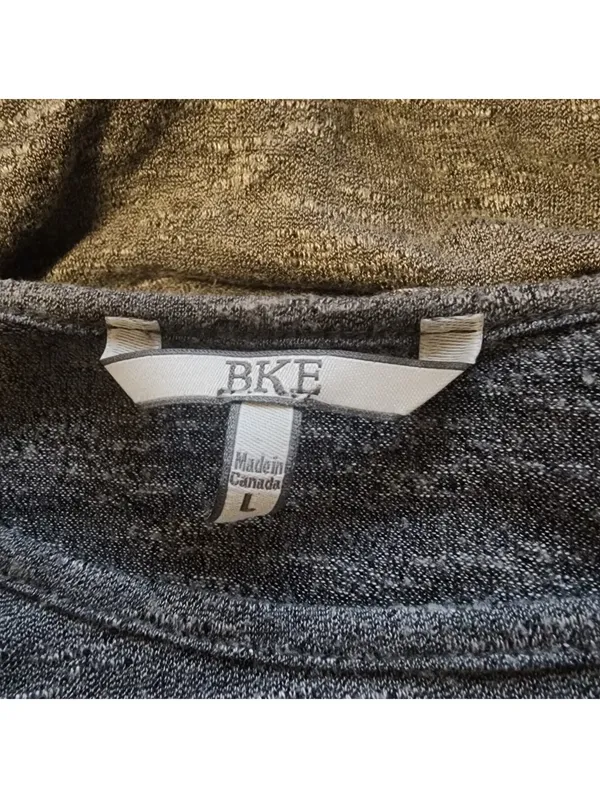 BKE Women's Gray Short Sleeve Top with Open Back Detail Size L - Image 5