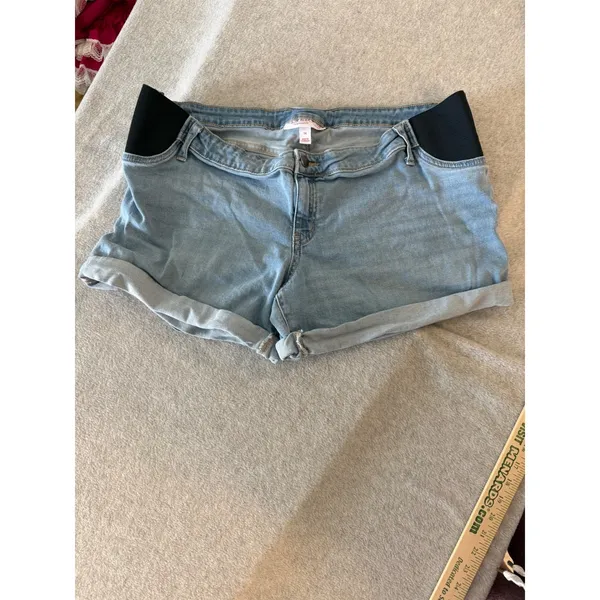 Isabel by Ingrid & Isabel Maternity Bundle Size 14 Wide Leg Pant and Denim Short - Image 2