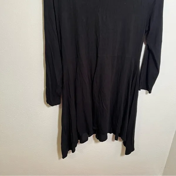Cupio Women's Size Medium Babydoll Tunic‎ Top Black V-Neck Handkerchief Hem Long - Image 8