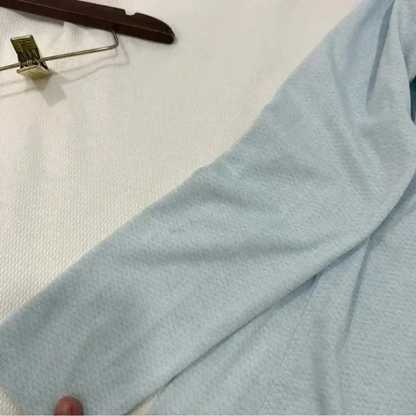 Athleta Open-back Light Blue Long-Sleeve Top size s‎ - Image 4