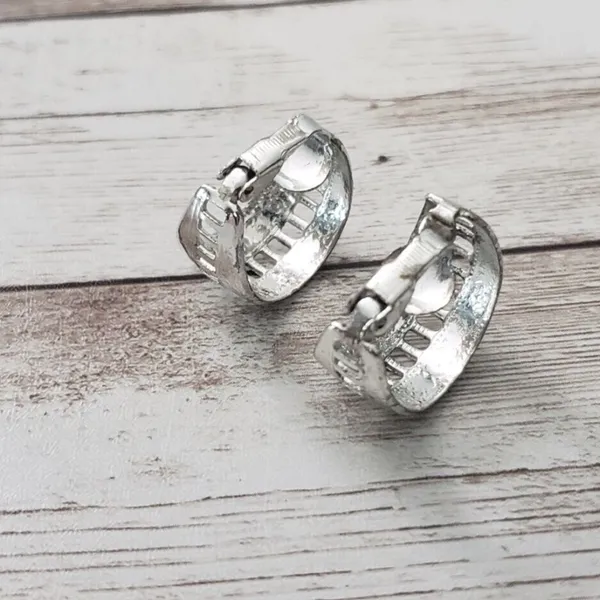 Vintage Clip On Earrings 7/8" Silver Tone Chunky Hoops with Cut Out - Image 3