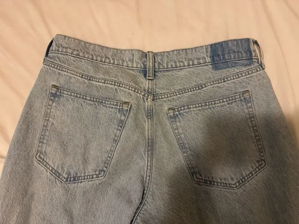 Abercrombie Low-Rise Ultra Loose Jeans - Image 11
