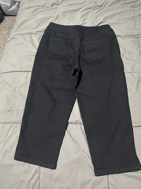 Black denim capri - Image 2
