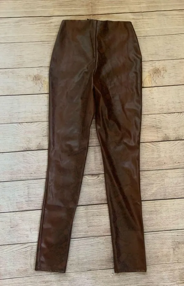 Nasty Gal faux leather snake print size 4 leggings NWT Pull On Pants - Image 5