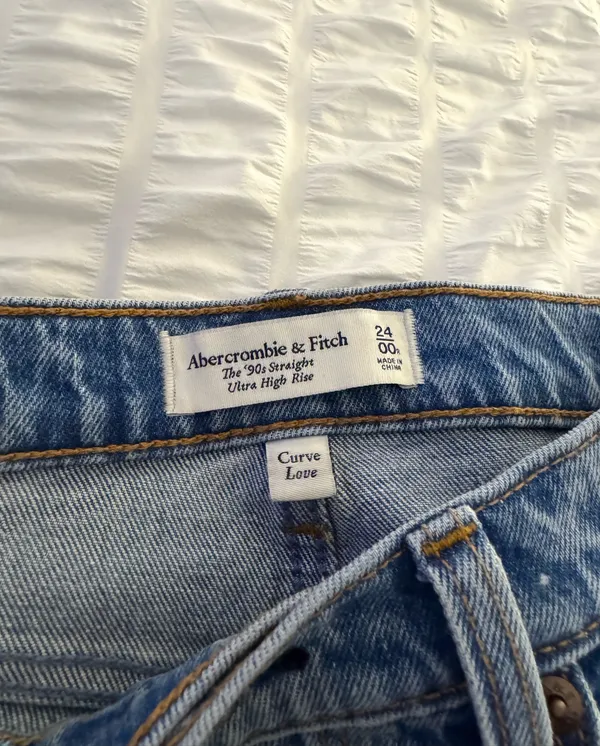 Abercrombie Curve Love 90s Straight Jeans - Image 3