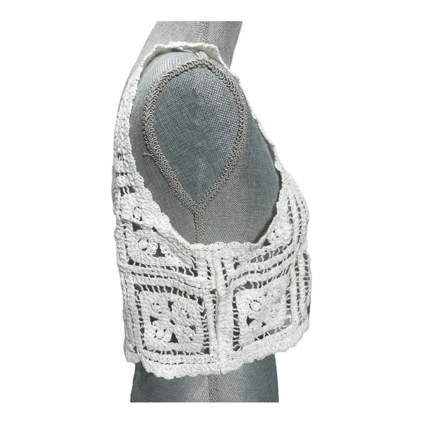 Crochet Knit Cropped Sleeveless Sweater Cardigan in white size M - Image 5