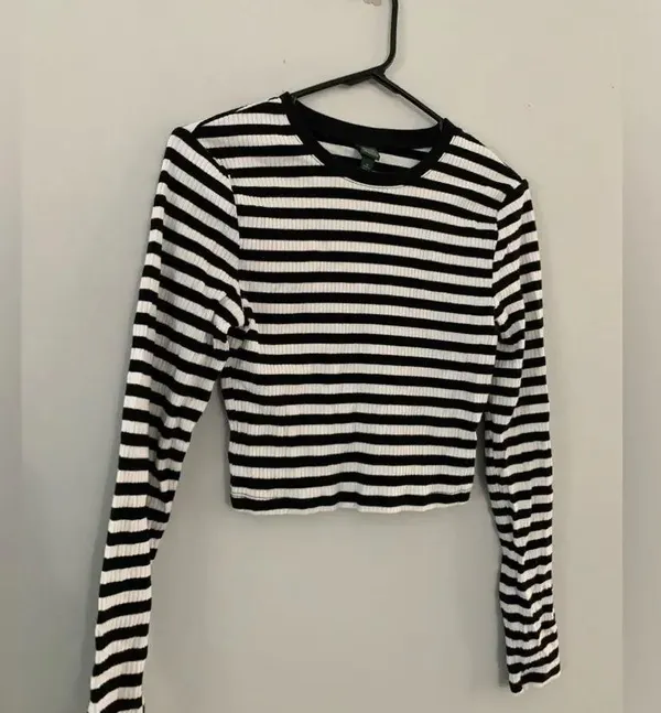 Wild Fable Stripe Crop Top Long Sleeve White Black Shirt Size M - Image 3