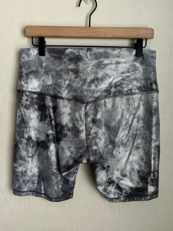 Lululemon align high rise shorts foil shine tie dye 12 special edition - Image 3