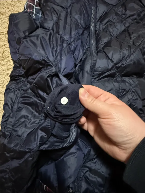 Lululemon reversible fluffy vest. Size 6 - Image 3