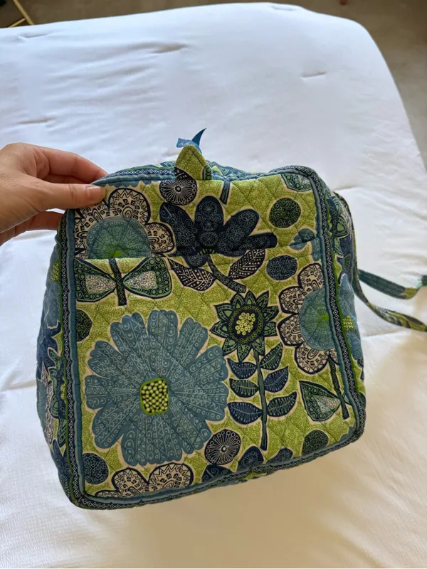 Vera Bradley XL Duffel Travel Bag Retired Daisy Doodle Print Blue Green Flowers - Image 4