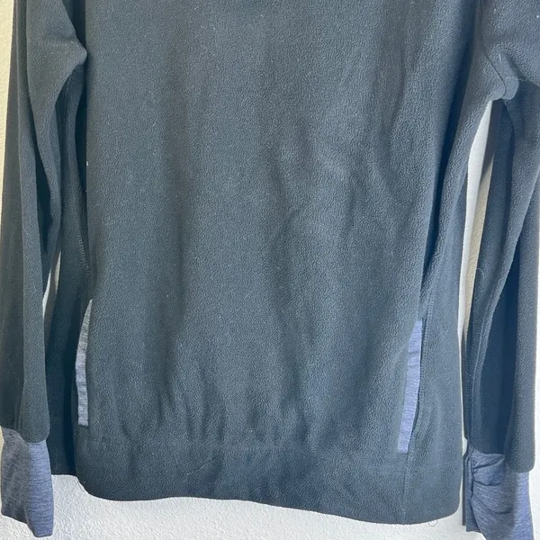 Old Navy Active Pullover Shirt‎ - Image 5