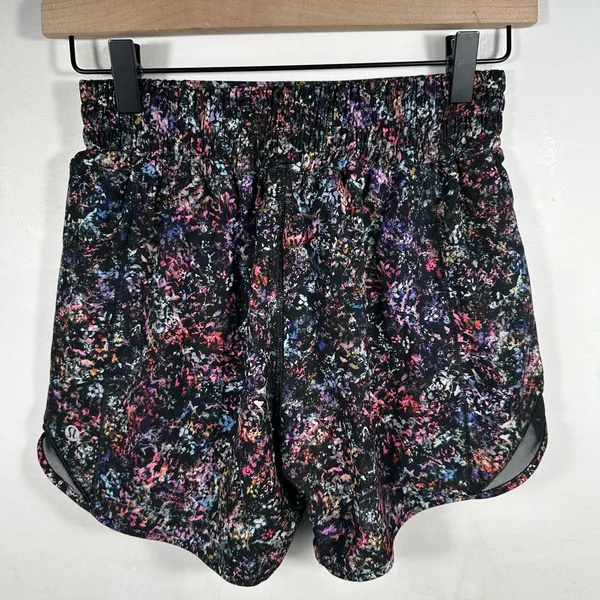 Lululemon‎ Hotty Hot HR Lined Shorts 4” Floral Spray Multi Black Size 4 - Image 4