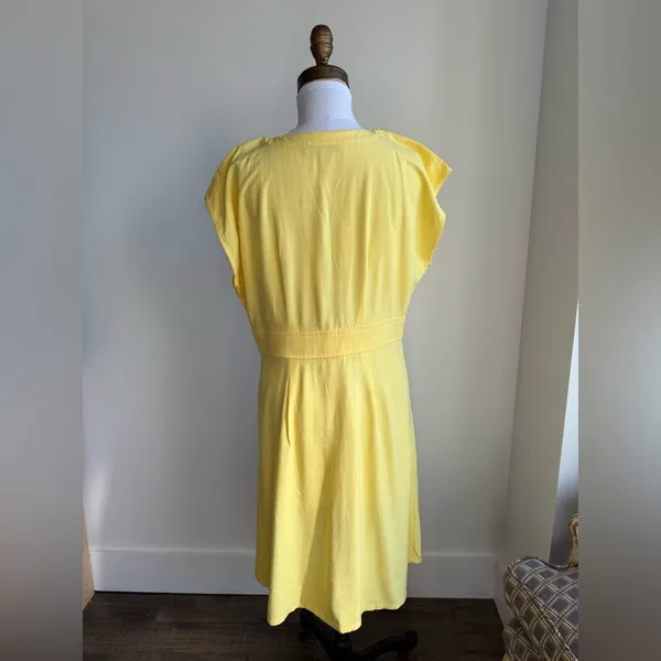 LOFT BUTTER YELLOW BUTTON FLARE MINI DRESS V NECK BUTTON DOWN SIZE 8 - Image 5