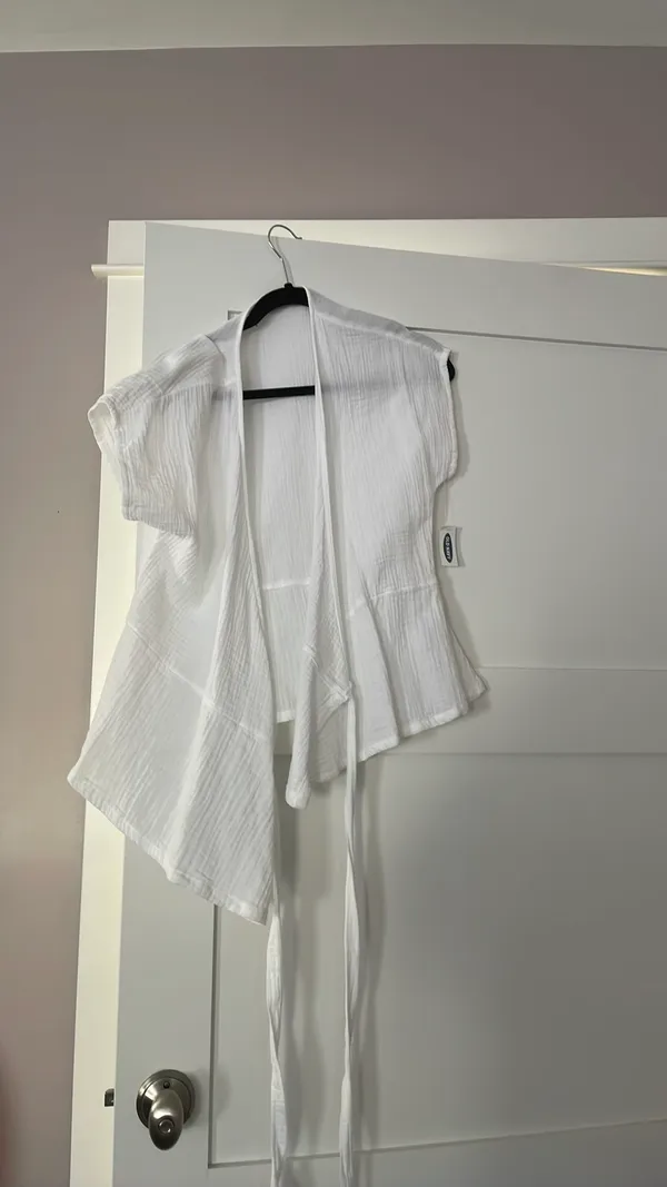 Old Navy White Tie Blouse - Image 2
