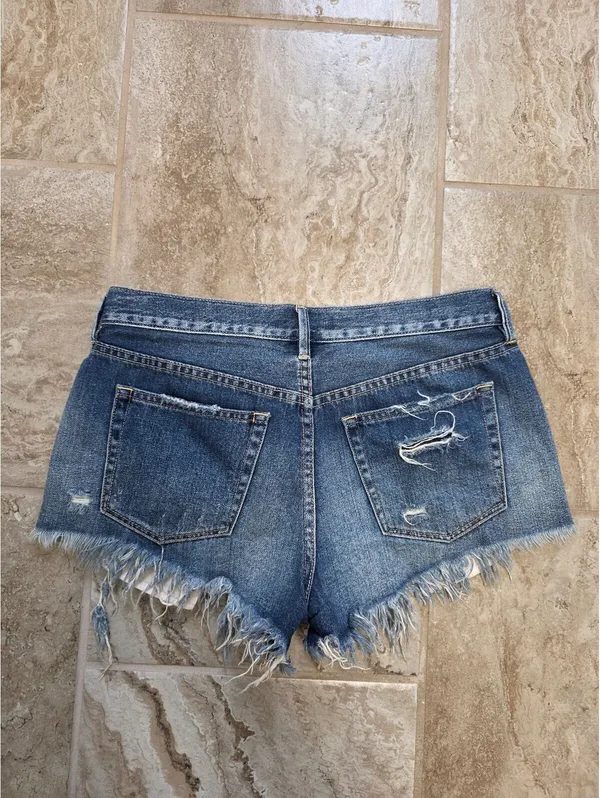 Free People We The Free cut off blue denim shorts distressed frayed hem size 28 - Image 2