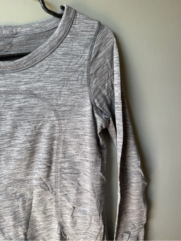 Lululemon Swiftly Tech Lulu Long Sleeve Athletic Running Top Thumbholes - Image 2