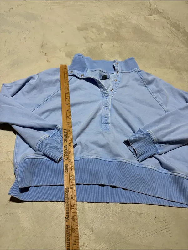 American Eagle Light Blue Women's Pullover Snap-Front Sweatshirt medium - Image 4