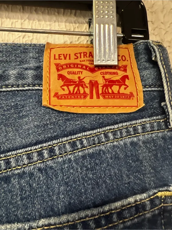 Levi’s Low Pro Straight leg Mid Rise Distressed knee jeans size 25 - Image 13