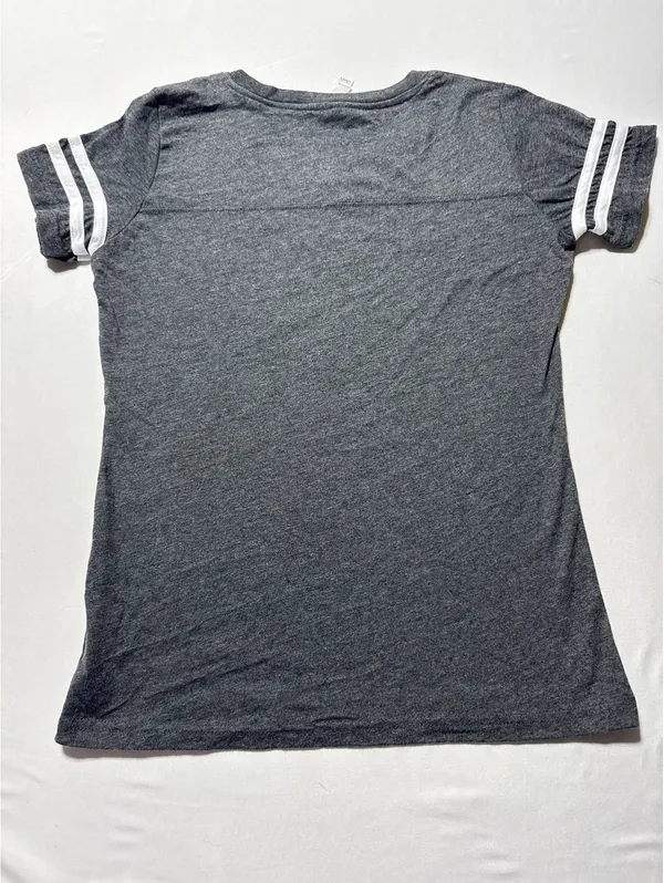Vintage Mustang Ladies S Grey Tee with Sporty Stripes - Image 7