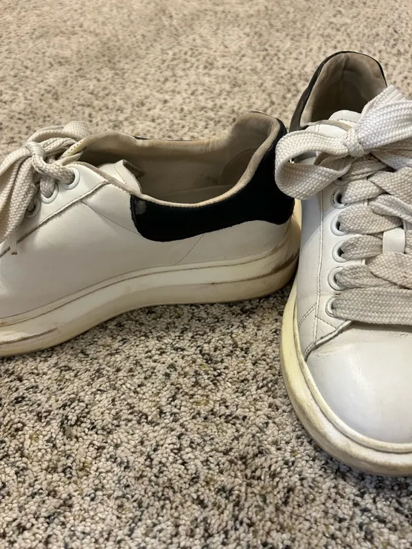Steve Madden Women's White Leather Low-Top Sneakers - Image 5