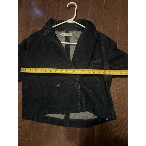 Women's Zara Crop Top Denim Jacket. Small Perfect for fall to dress up or down - Image 5
