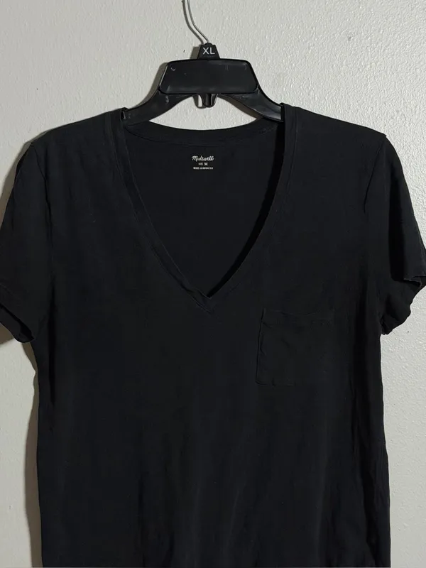 Madewell Women Minimalist Black Crewneck Tee Basic size M‎ - Image 2