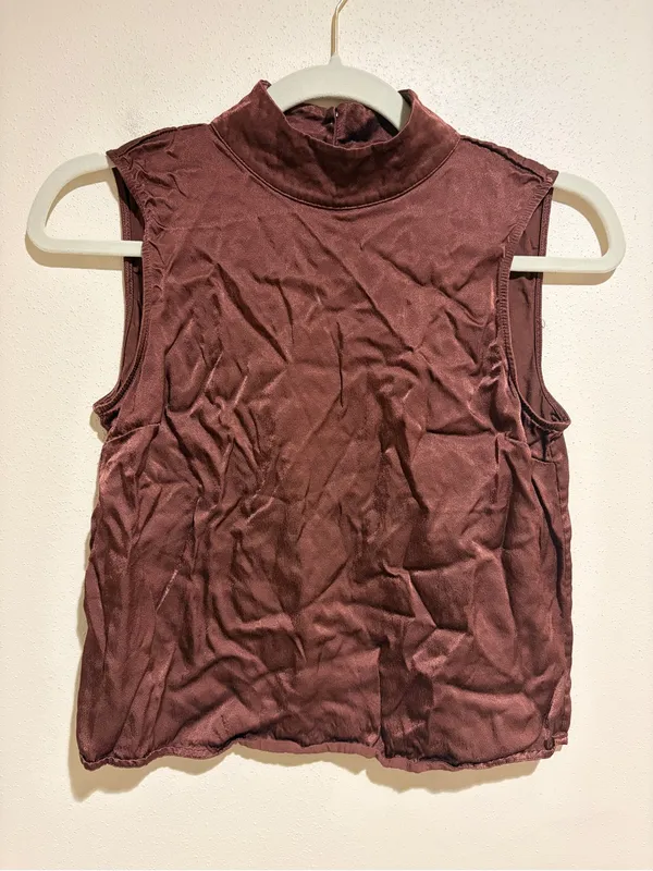 Rails Yolie Satin Mock Neck Crop Sleeveless Tank Top Blouse Raisin Brown Size XS - Image 2