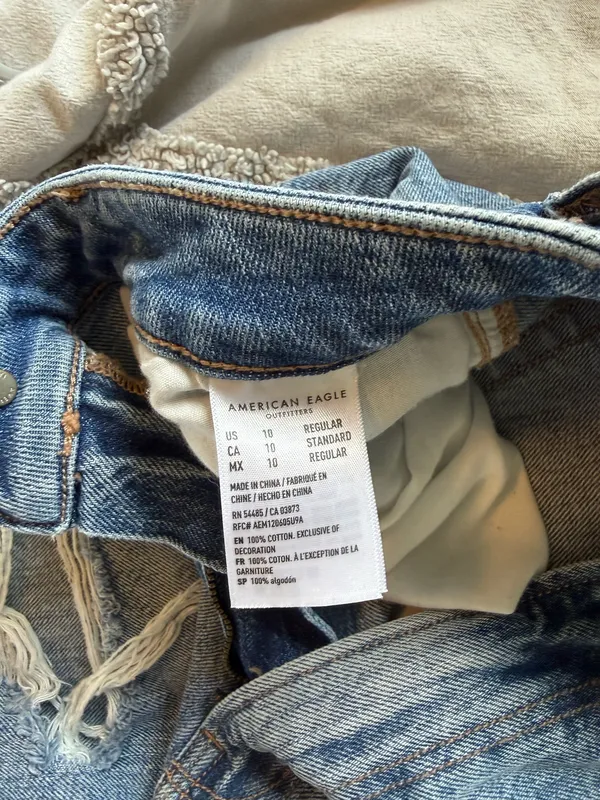 American Eagle Jeans - Image 3