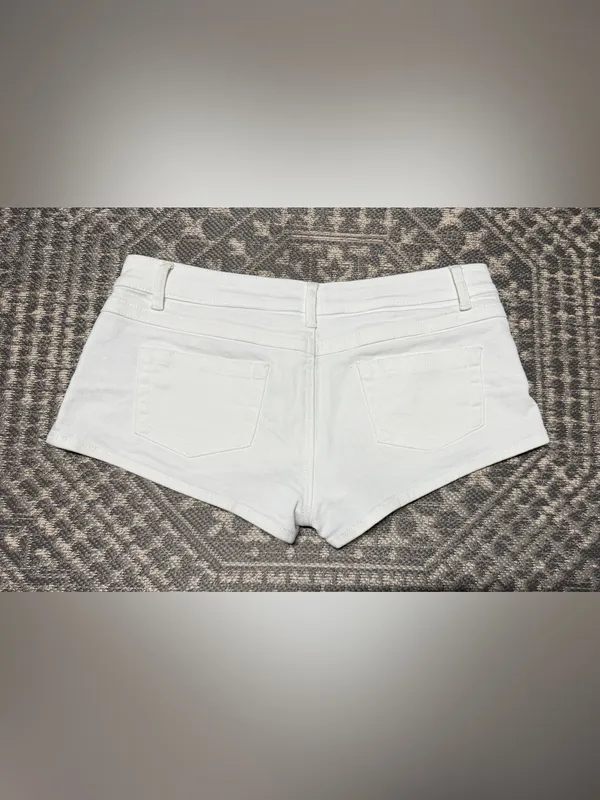 Edikted White Jagger Low Rise Denim Shorts Sz L New without tags - Image 5