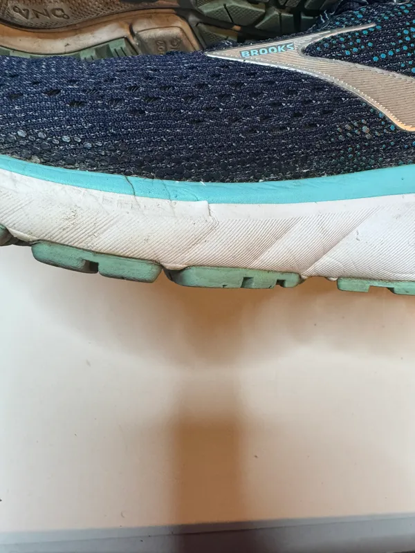Brooks Womens  Ghost 11 Size 7.5 Running Shoes - Image 6
