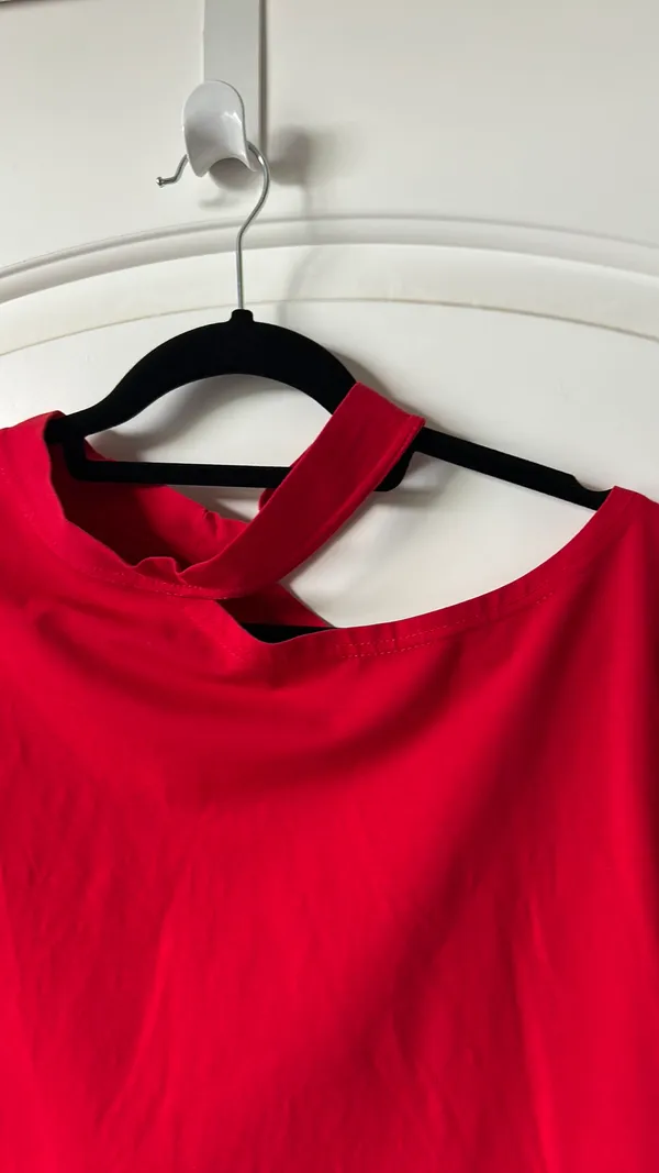 Red top Size M - Image 2