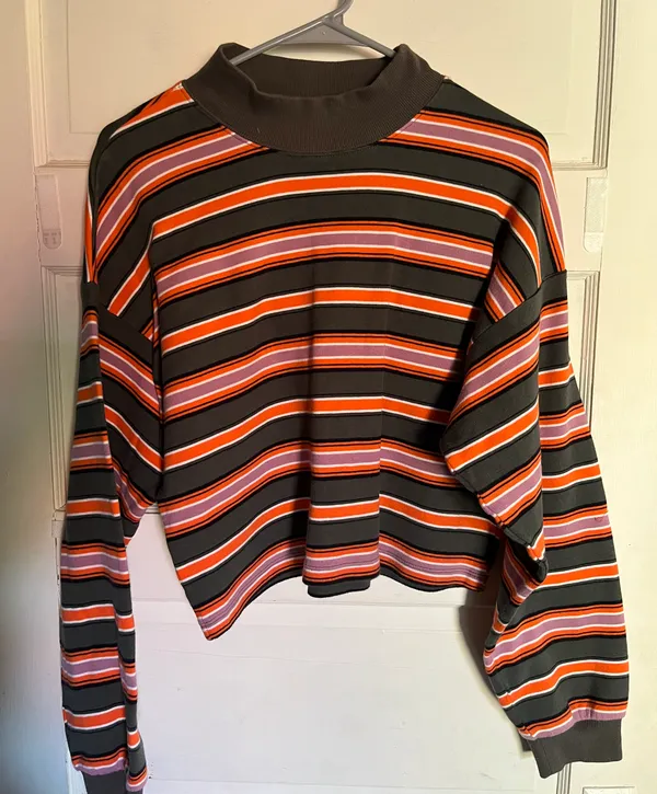 Wild Fable Cropped Sweatshirt - Image 4