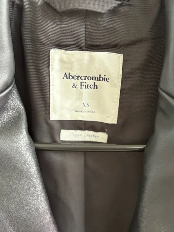 Abercrombie & Fitch Black Faux Leather Single-Breast Blazer - Image 7