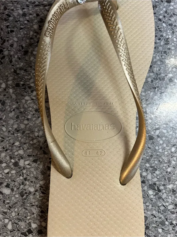 Havaianas Women’s Slim Flip Flops - Beige Footbed with Gold Straps - Image 5
