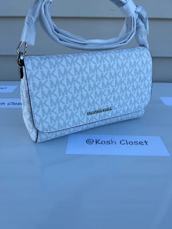 Michael Kors MK Jet Set MD Logo Convertible Crossbody Clutch Bag - Bright White - Image 2