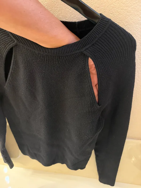 Abercrombie black ribbed sweater L - Image 4