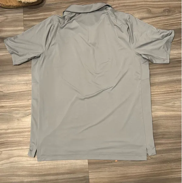 Lululemon men’s golf shirt - Image 3