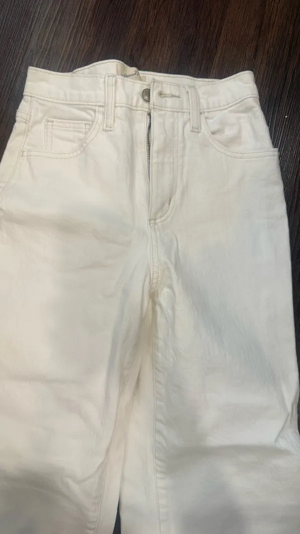 Universal Threads white sz 00 - Image 2