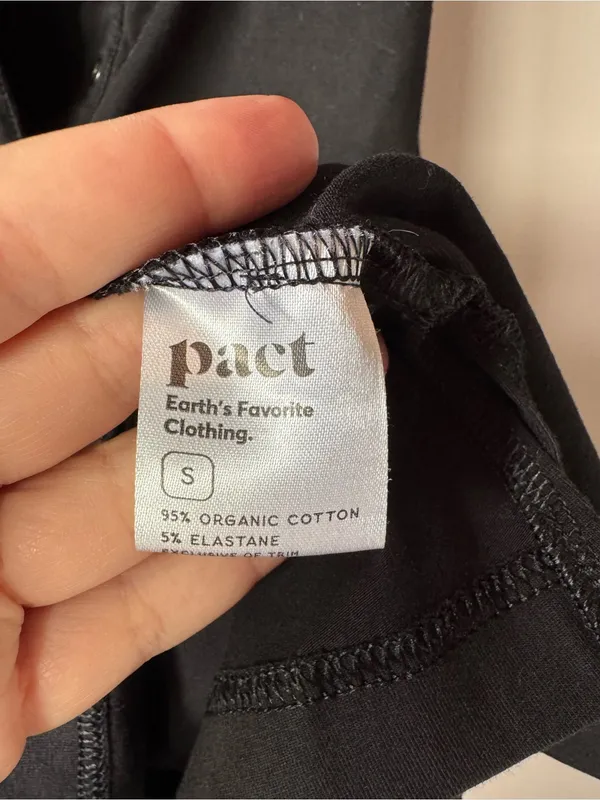 Pact Women’s Black Organic Cotton Henley Quarter Snap Tank Size Small - Image 3