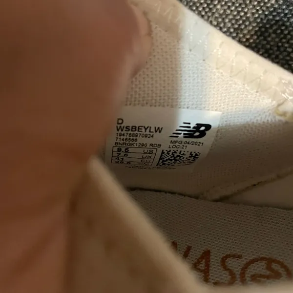 New Balance Adidas Women's Cream Sneakers - Image 6