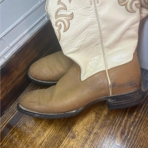 Ariat Tan And Cream Cowboy Boots Size 7.5‎ B - Image 2