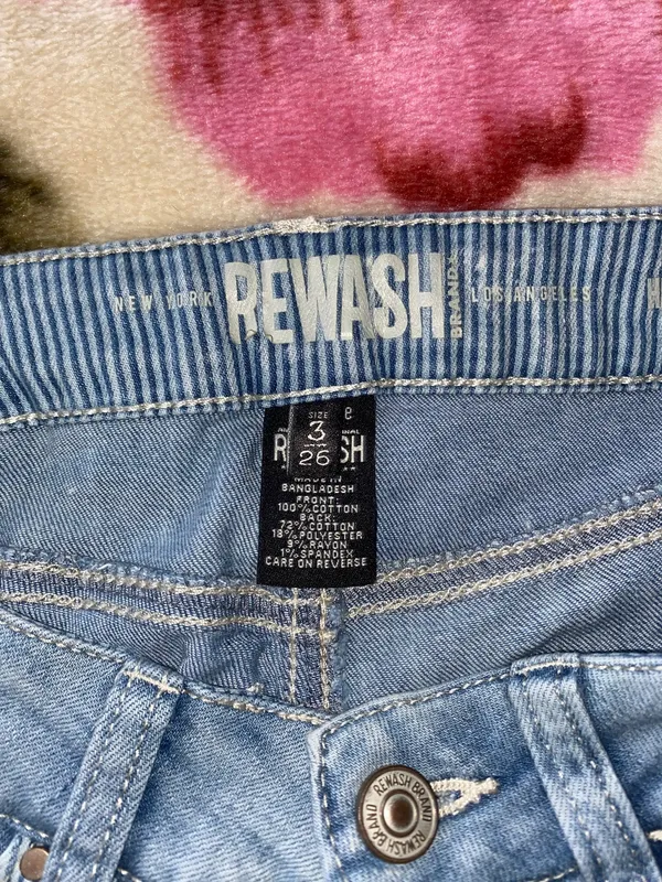 Two-Tone Denim Shorts - Image 5