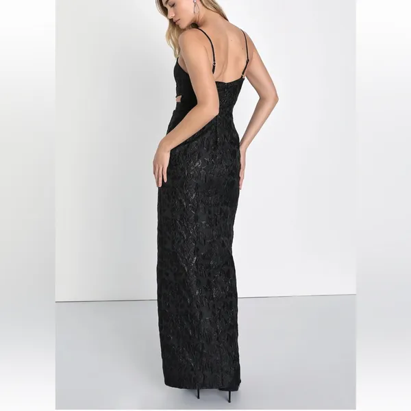 Lulu’s NWT Gorgeously Chic Black Floral Jacquard Cutout Maxi Dress Size Medium - Image 4