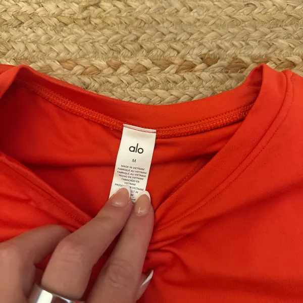 Alo yoga top - Image 2